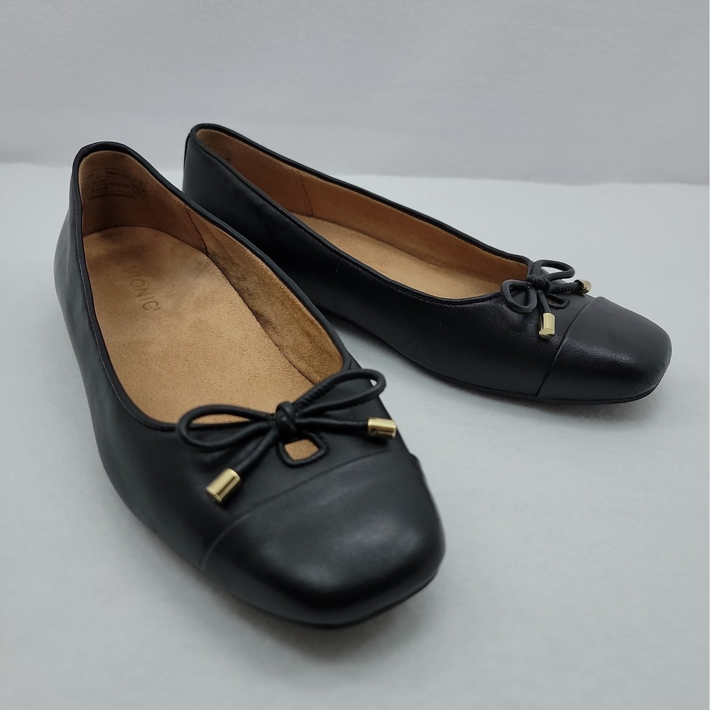 Vionic Klara Ballet Flat Women's Sz 8 Black Leather with Bow Gold Tone Accents